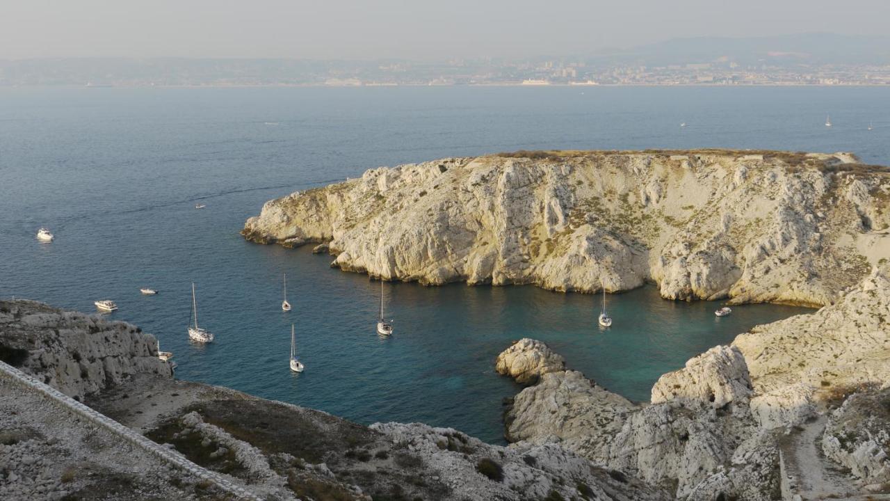 Апартаменты Les Pieds Dans L'Eau Sur L'Ile Du Frioul Марсель Экстерьер фото