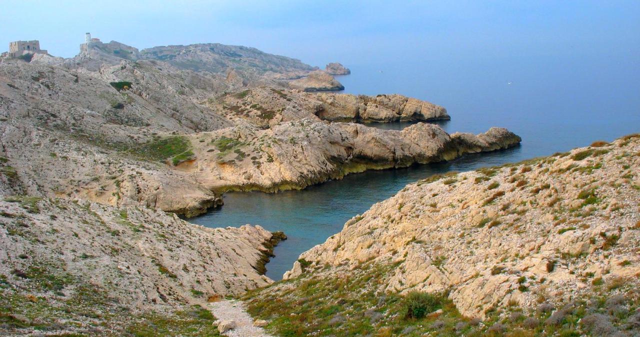 Апартаменты Les Pieds Dans L'Eau Sur L'Ile Du Frioul Марсель Экстерьер фото